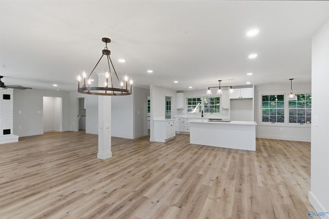 1725 Forest Drive, Guntersville, AL 35976