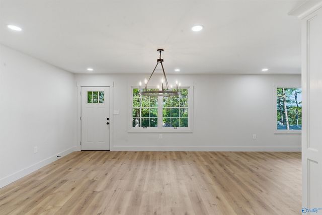 1725 Forest Drive, Guntersville, AL 35976