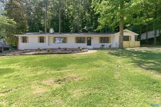 1725 Forest Drive, Guntersville, AL 35976
