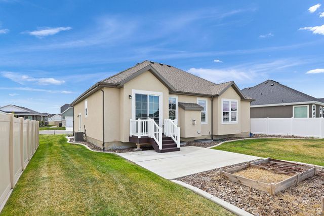 3808 W HOODED CRANE LN, Clinton, UT 84015