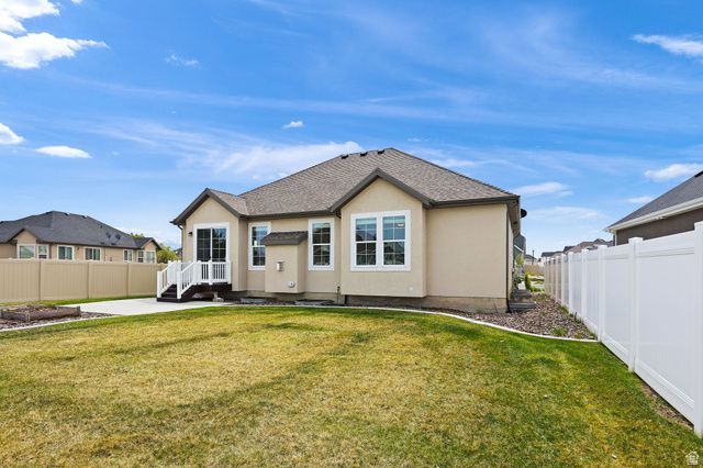 3808 W HOODED CRANE LN, Clinton, UT 84015