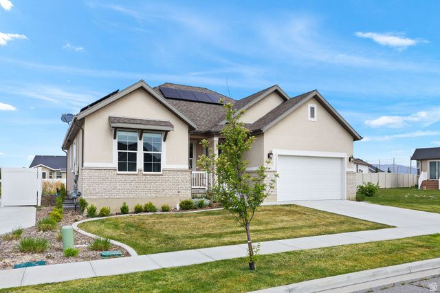3808 W HOODED CRANE LN, Clinton, UT 84015