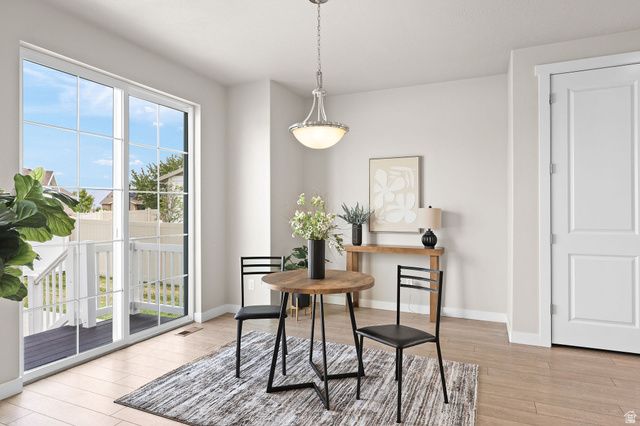 3808 W HOODED CRANE LN, Clinton, UT 84015