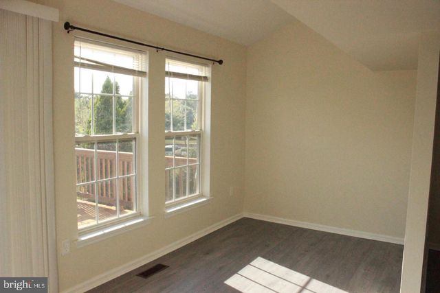 5 N SAVANNA DR, Pottstown, PA 19465