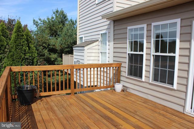 5 N SAVANNA DR, Pottstown, PA 19465