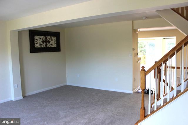 5 N SAVANNA DR, Pottstown, PA 19465