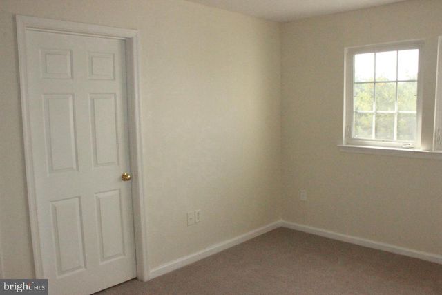 5 N SAVANNA DR, Pottstown, PA 19465