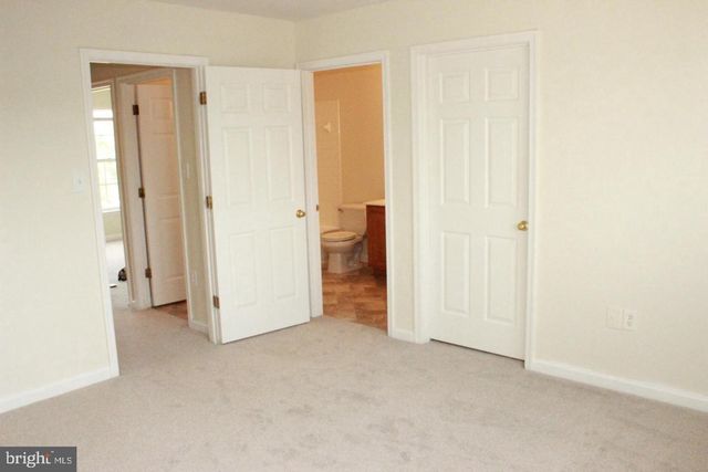 5 N SAVANNA DR, Pottstown, PA 19465