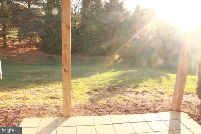 5 N SAVANNA DR, Pottstown, PA 19465