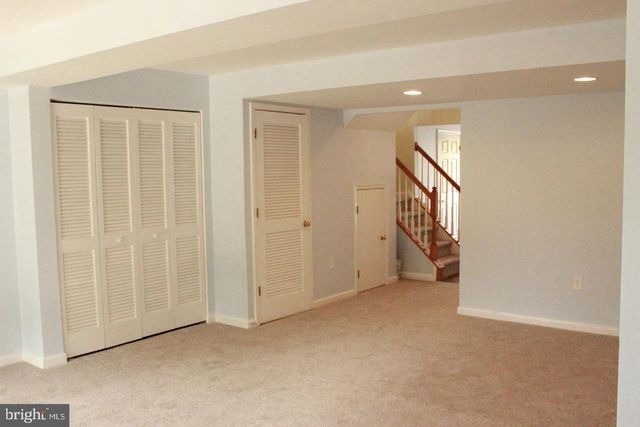 5 N SAVANNA DR, Pottstown, PA 19465