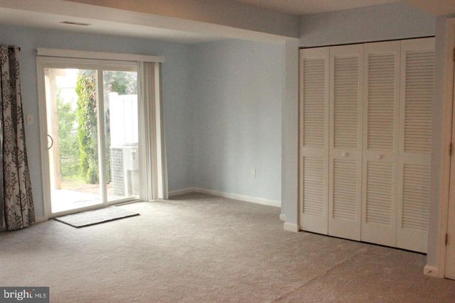 5 N SAVANNA DR, Pottstown, PA 19465