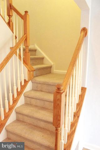 5 N SAVANNA DR, Pottstown, PA 19465