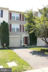 5 N SAVANNA DR, Pottstown, PA 19465