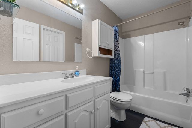 124 Peninsula Point Terrace, Mabank, TX 75156
