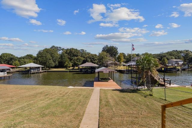 124 Peninsula Point Terrace, Mabank, TX 75156