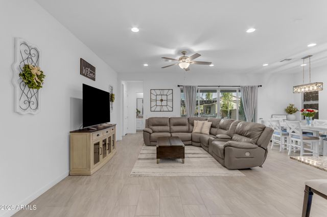 2235 E ISAIAH Avenue, Gilbert, AZ 85298