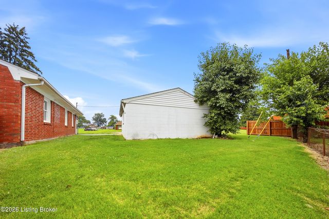 2701 Cranston Dr, Jeffersontown, KY 40299