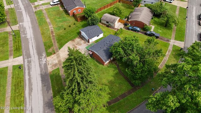 2701 Cranston Dr, Jeffersontown, KY 40299