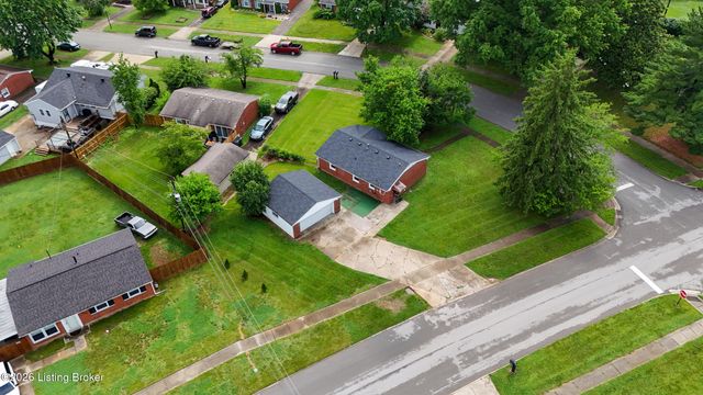 2701 Cranston Dr, Jeffersontown, KY 40299