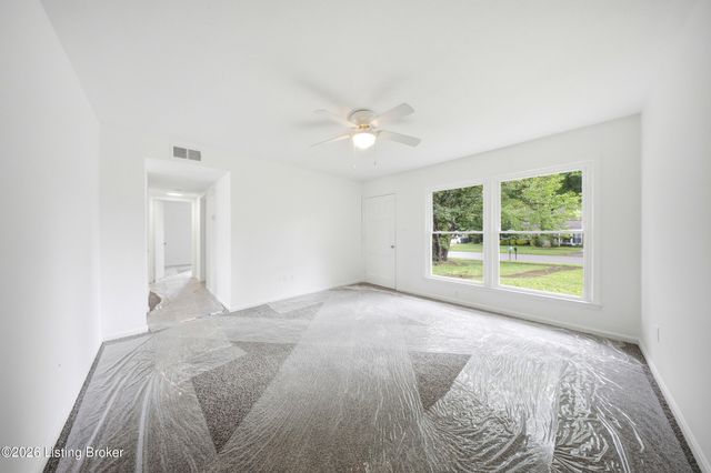 2701 Cranston Dr, Jeffersontown, KY 40299