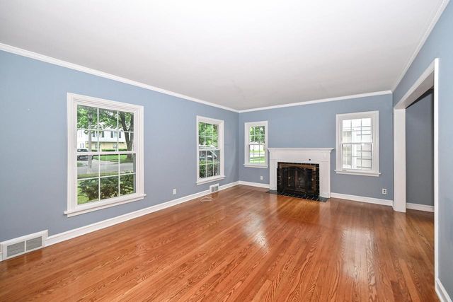 5264 N Kent AVENUE, Whitefish Bay, WI 53217