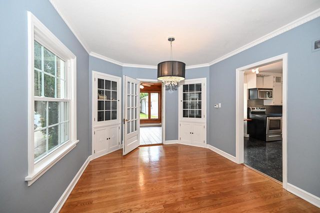 5264 N Kent AVENUE, Whitefish Bay, WI 53217