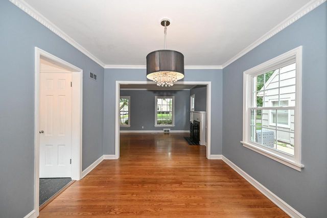5264 N Kent AVENUE, Whitefish Bay, WI 53217
