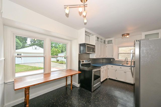 5264 N Kent AVENUE, Whitefish Bay, WI 53217