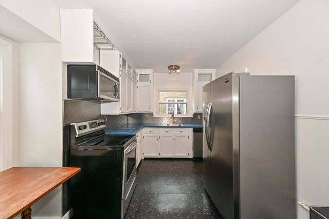5264 N Kent AVENUE, Whitefish Bay, WI 53217