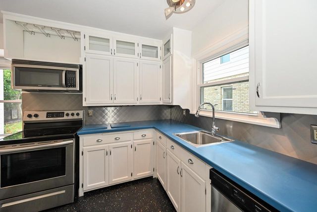 5264 N Kent AVENUE, Whitefish Bay, WI 53217