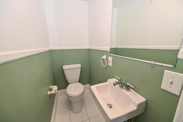5264 N Kent AVENUE, Whitefish Bay, WI 53217