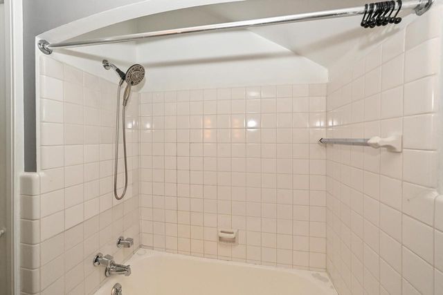 5264 N Kent AVENUE, Whitefish Bay, WI 53217