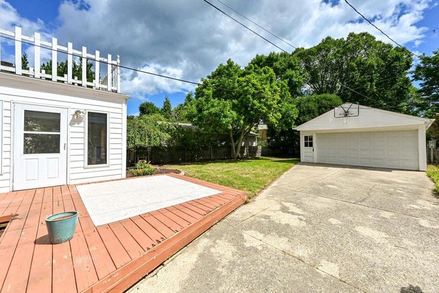 5264 N Kent AVENUE, Whitefish Bay, WI 53217