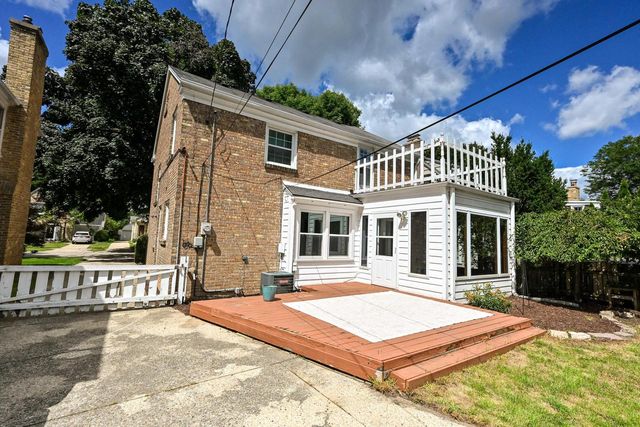 5264 N Kent AVENUE, Whitefish Bay, WI 53217