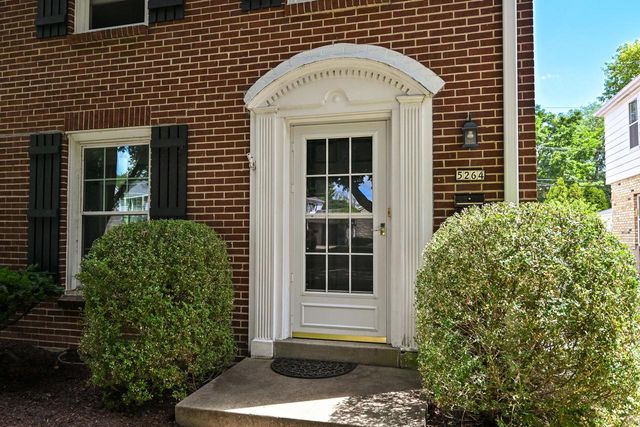 5264 N Kent AVENUE, Whitefish Bay, WI 53217