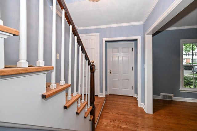 5264 N Kent AVENUE, Whitefish Bay, WI 53217