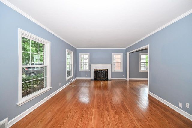 5264 N Kent AVENUE, Whitefish Bay, WI 53217