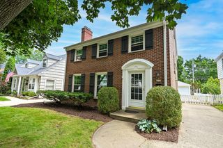 5264 N Kent AVENUE, Whitefish Bay, WI 53217