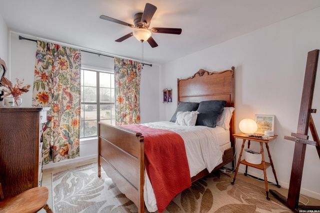 1233 Orange, Lockhart, TX 78644