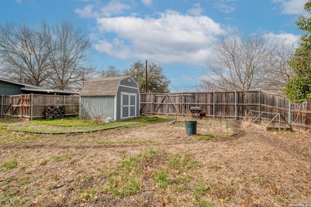 1233 Orange, Lockhart, TX 78644