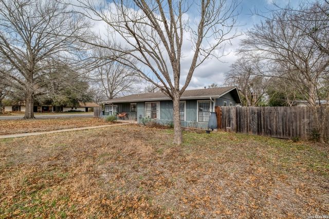 1233 Orange, Lockhart, TX 78644