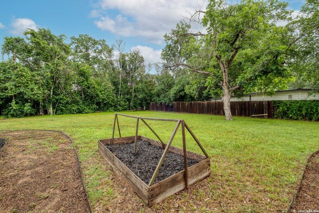 1233 Orange, Lockhart, TX 78644