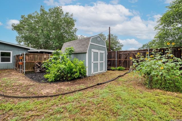 1233 Orange, Lockhart, TX 78644