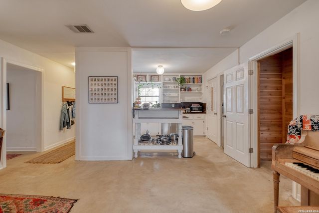 1233 Orange, Lockhart, TX 78644