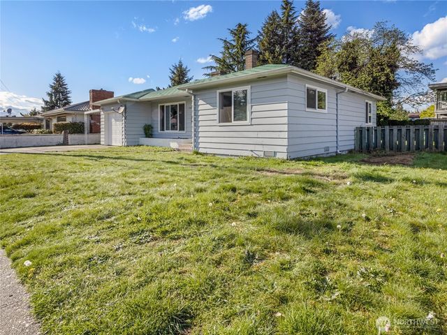 1909 Grove Street, Marysville, WA 98270