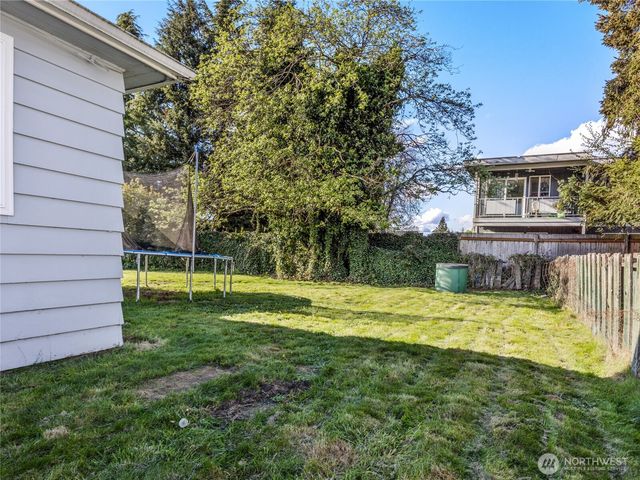 1909 Grove Street, Marysville, WA 98270