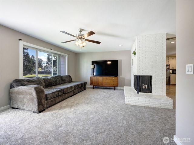 1909 Grove Street, Marysville, WA 98270