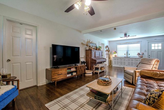 1426 Steel Bridge Road, Benton, AR 72019