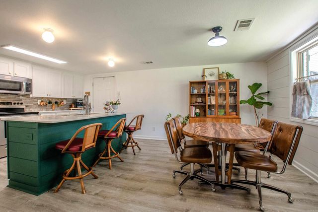 1426 Steel Bridge Road, Benton, AR 72019