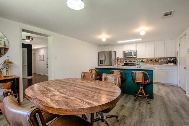 1426 Steel Bridge Road, Benton, AR 72019